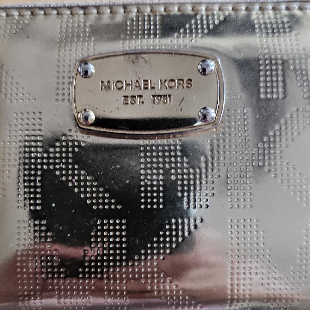 Michael Kors Gold Wallet with Geometric Pattern. Zip Around.